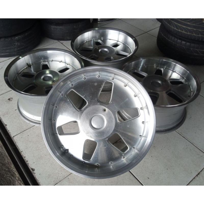 Velg Mobil Bekas Racing Celong Ring 17x7,5/8,5 Pcd 4x100/114,3 Buat Avanza Xenia Yaris Jazz Livina V