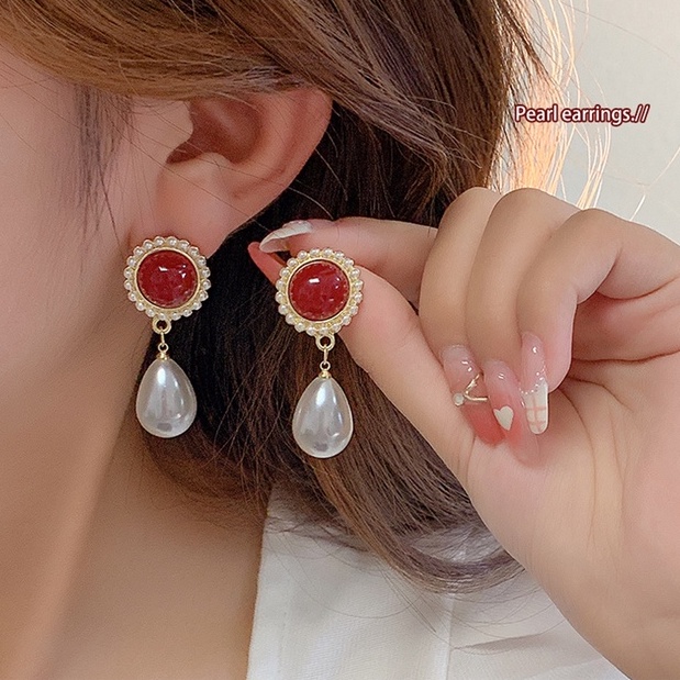 Anting Pejantan Mutiara Merah Anting Pejantan Wanita Anting Vintage Musim Gugur Musim Dingin Pesta Anting Natal