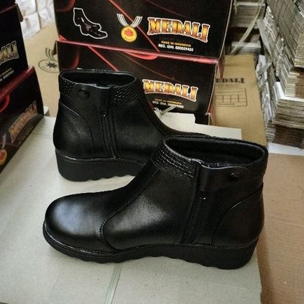 Sepatu kulit wanita boots Medali Dinas/Kantor sepatu kerja formal