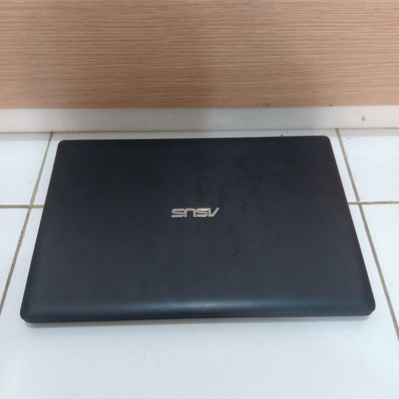 Laptop Asus X452EA Amd E1-2100 Ram 4GB Hardist  500GB Layar 14 inch Full aplkasi siap pakai windows 10