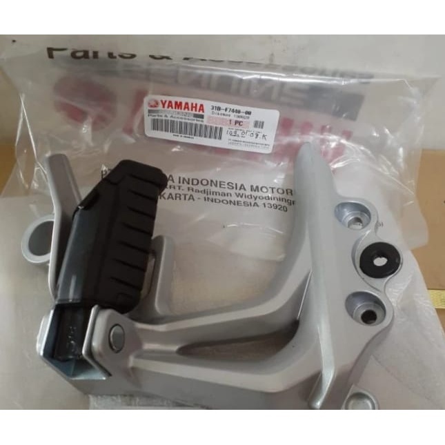 BRACKET BREKET DUDUKAN FOOTSTEP STEP BELAKANG KANAN JUPITER Z NEW ASLI ORI YAMAHA 31B F7440 00