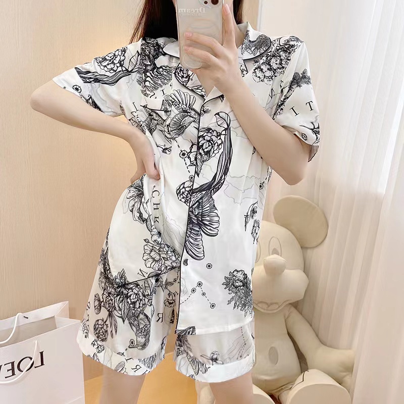 2023 new ancient style printed pajamas female short -sleeved top+shorts lapel cardigan ice silk home clothing set