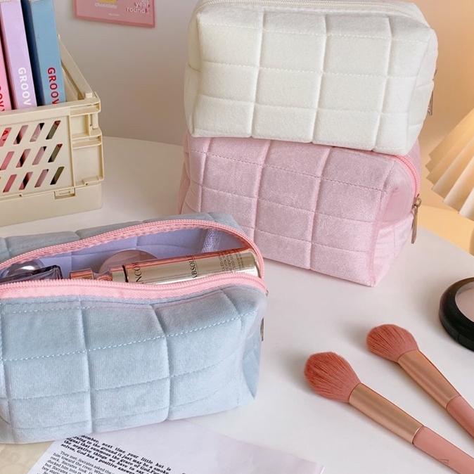 

Harga Bersahabat ✧ KENSHO Kotak Pensil Sleting Velvet Aesthetic Warna Pastel Import Korea / Pencil Case / Tempat Alat Tulis,