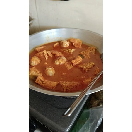

Menjual berbagai macam makanan dan minuman dengan harga ekonomis