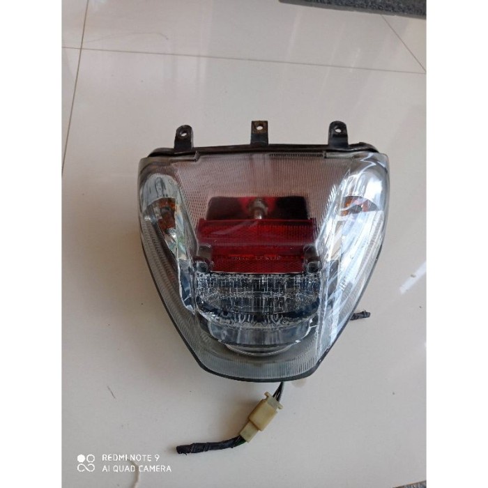 Lampu Stop Belakang Suzuki SKYWAVE Stoplamp Suzuki SKYWAVE Merah Putih FULLSET - imamsetiawan659