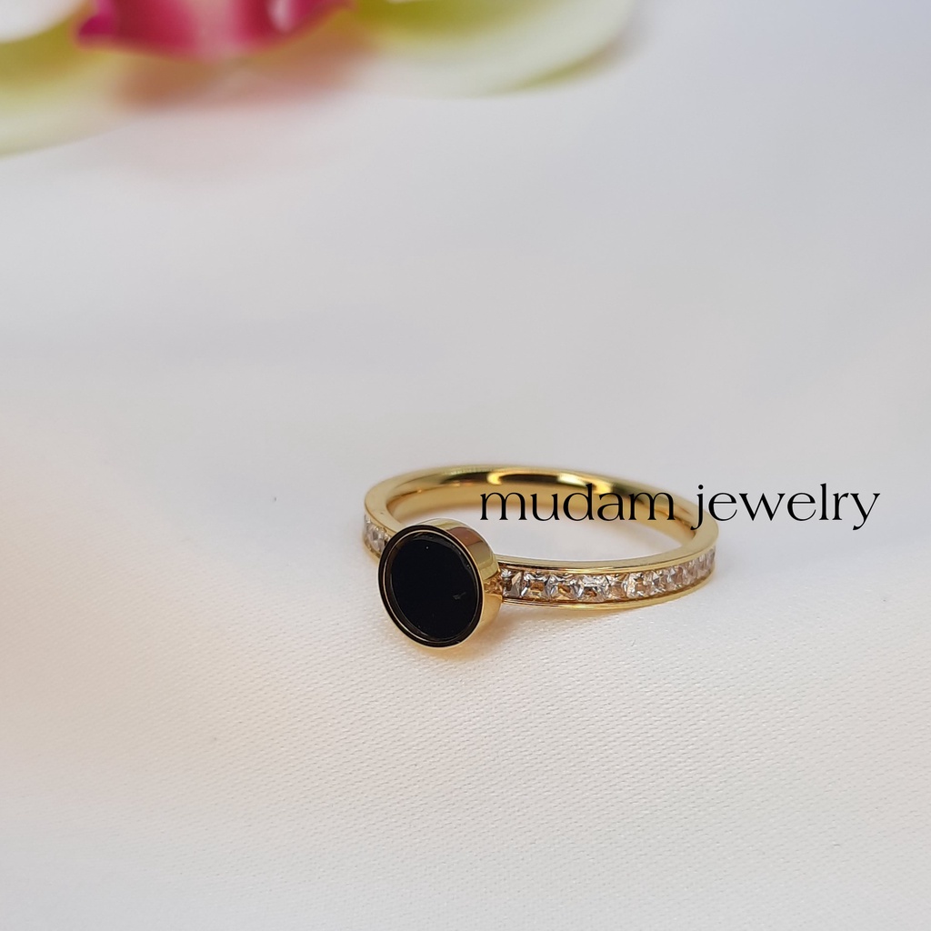 Cincin Bentuk Bulat Vintage Dengan Diamonds Keliling Full