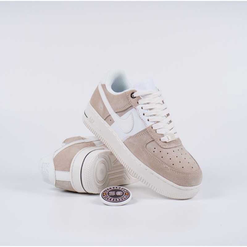 Sepatu Nike Air Force 1 Suede