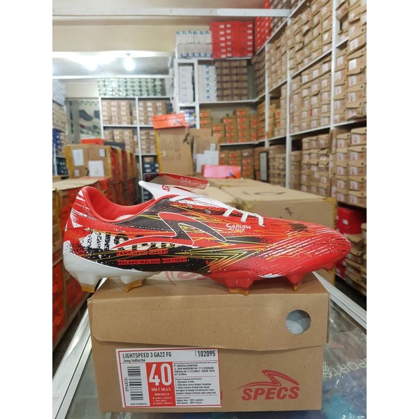 sepatu bola kaki merek specs original