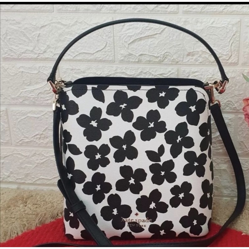 Tas Kate Spade Darcy Small Black Graphic Bloom