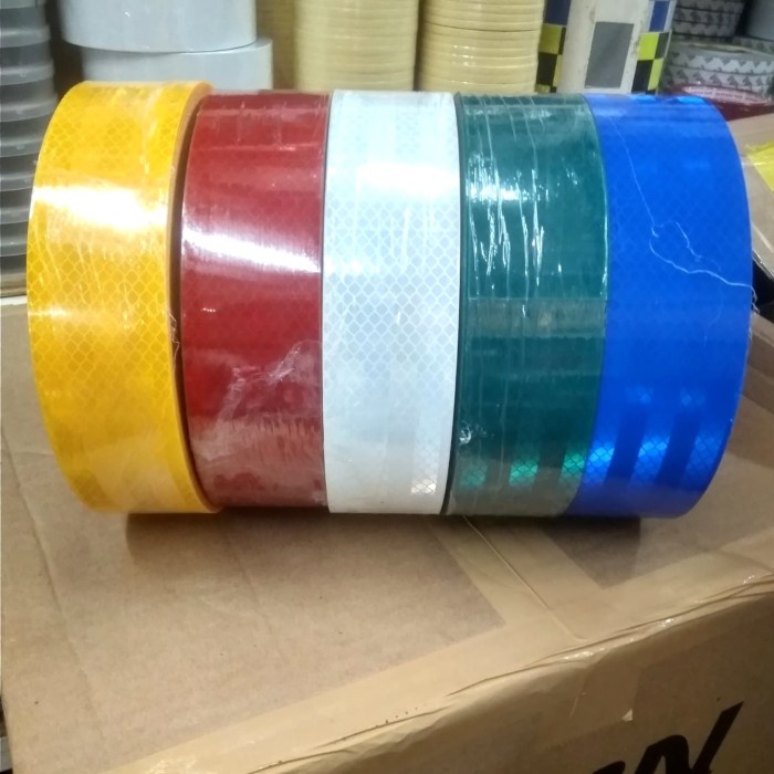 

SCOTLITE REVLEKTIVE EGP 2" X 45M 3M UNTUK UJI KIR TRUK