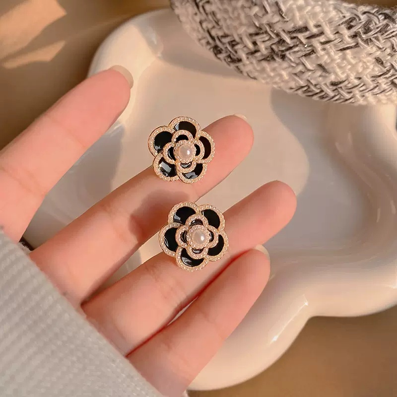 YEEZII Anting Tusuk Camellia Mutiara Elegan Kamelia Fashion Hypoallergenic Piercing Earring Earings Emas Untuk Perhiasan Aksesoris Wanita