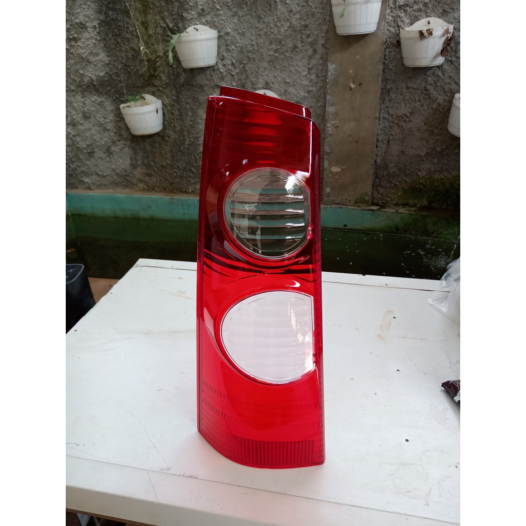 MIKA LAMPU BELAKANG AVANZA VVTI 2007 - 2011 STOPLAMP