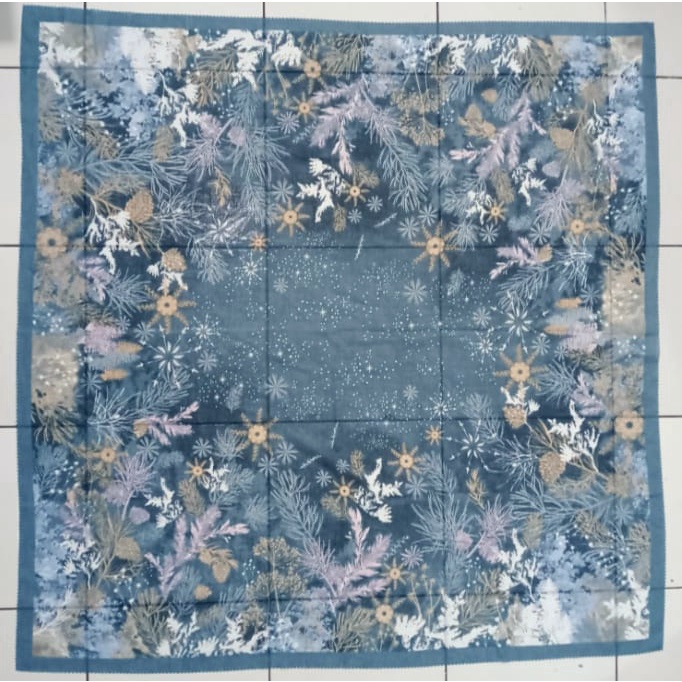 Diskon !! Hijab Segiempat Voal Motif Flower Vase Biru | Jilbab Voal | Kerudung Segiempat Voal