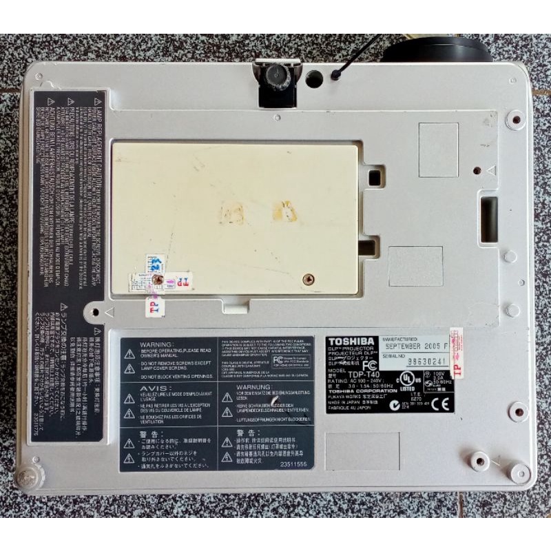 Proyektor toshiba tdp-t40 Minus