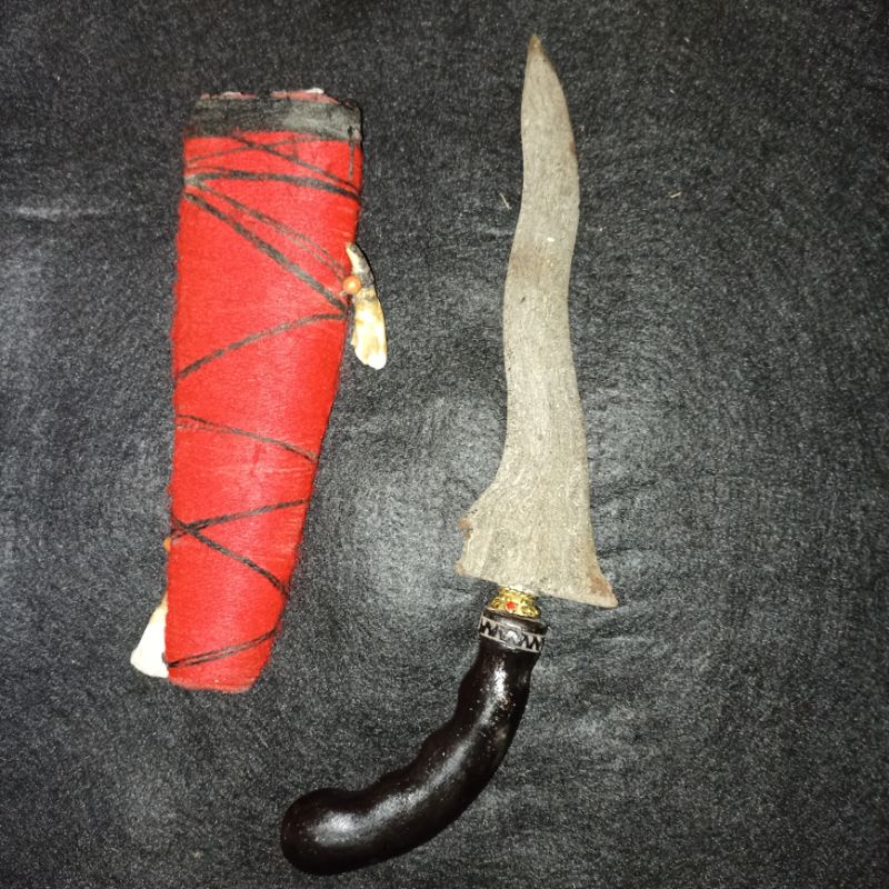 Keris Jangkung Jimatan Sepuh Pamor Singkir
