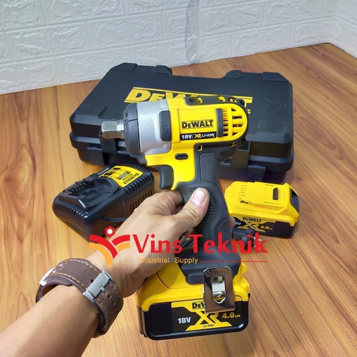 Dewalt Dcf880M2 Dcf880 Cordless Impact Wrench 18V Sock 1/2 Inch