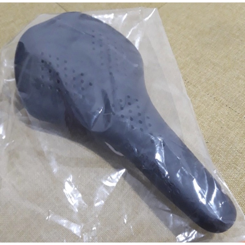 Joseph Kuosac Saddle -Black