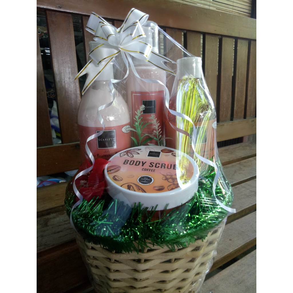 

set hantaran parcel parsel kado seserahan hampers bingkisan scarlet felicya angelista pernikahan nikah lamaran wedding ijab engagement tunangan kosmetik set murah kekinian berkualitas unik keren elegan cantik glowing parcel mania