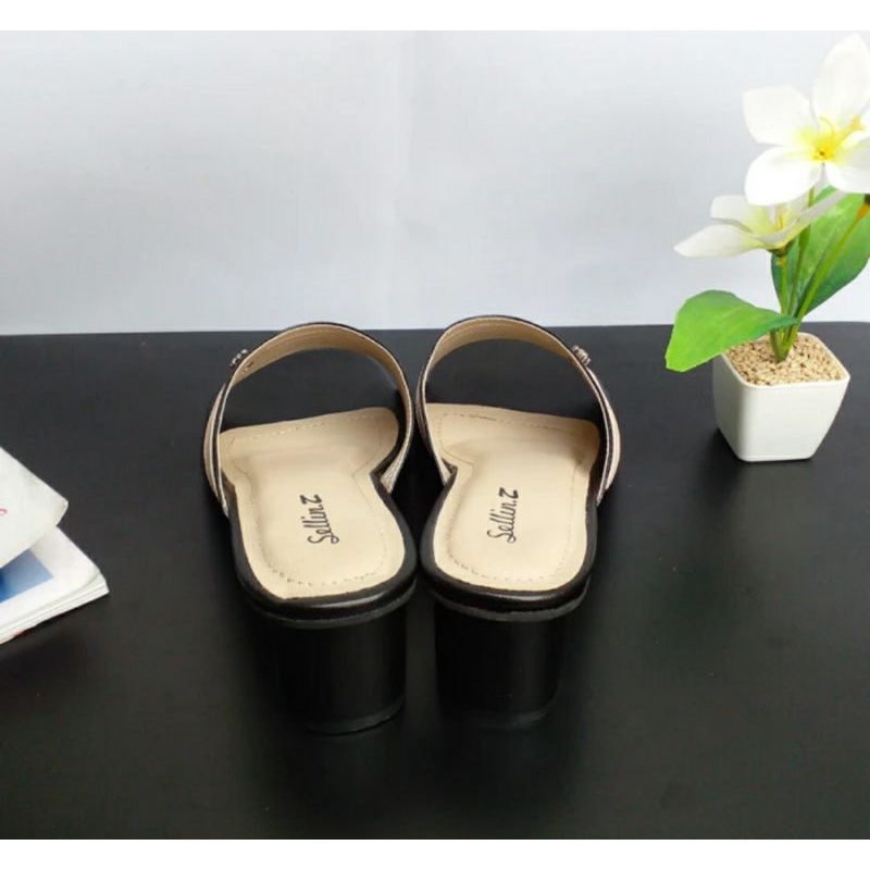 BIG SIZE 41-42-43-44-45 Sandal Slop Hak Tahu 5cm Wanita IBU IBU Pengajian Pesta Kaki JUMBO Besar Sandal Heels Kasual Hitam Kulit, 41