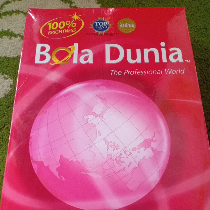 

Kertas HVS Bola Dunia F4 (Folio)
