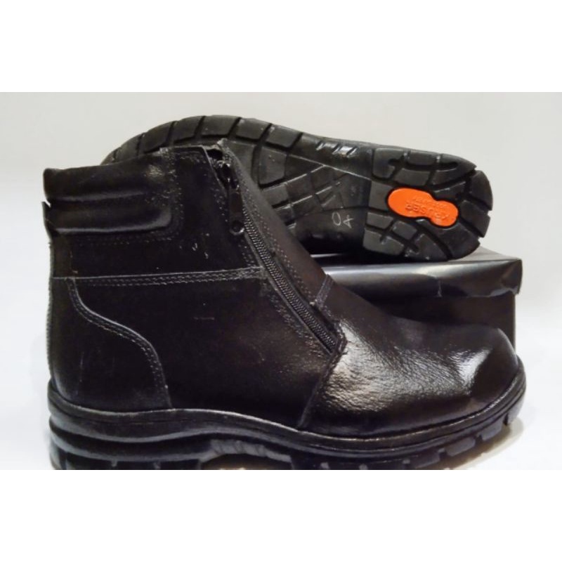 sepatu safety pria boot/sepatu safety boot seleting /sepatu safety kulit asli sol karet ujung besi