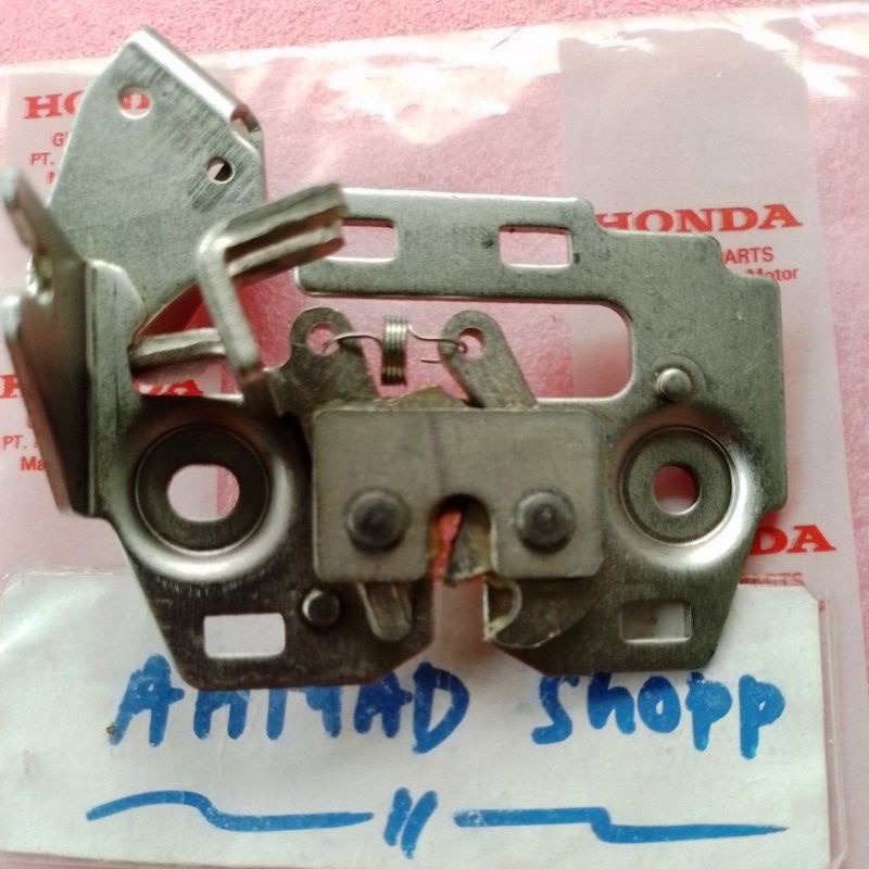 engsel kunci jok belakang honda ADV 160 ori