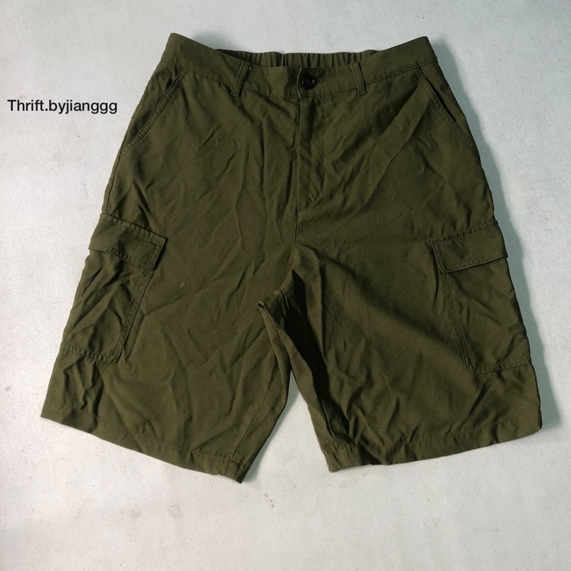 Cargo pendek uniqlo second size 30