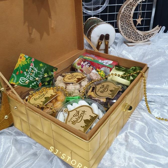 

Paket box emas hampers lebaran idul fitri kue kering
