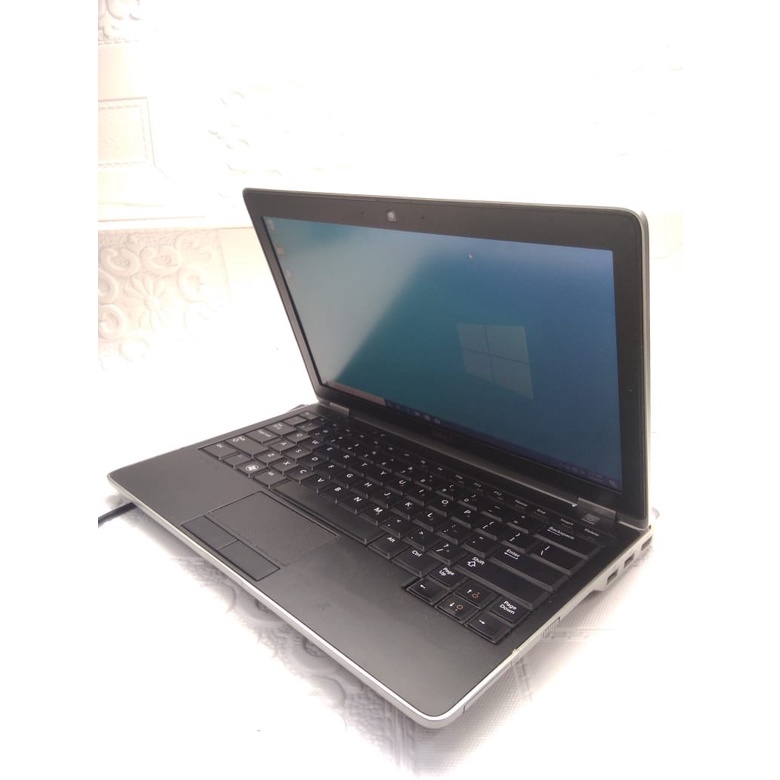 LAPTOP DELL LATITUDE E6220 - Core i5 Gen 3 / Core i7 Gen 2 SECOND BUILT UP