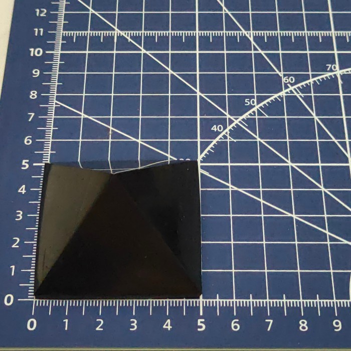 

PYRAMID SHUNGITE 5 CM ORIGINAL