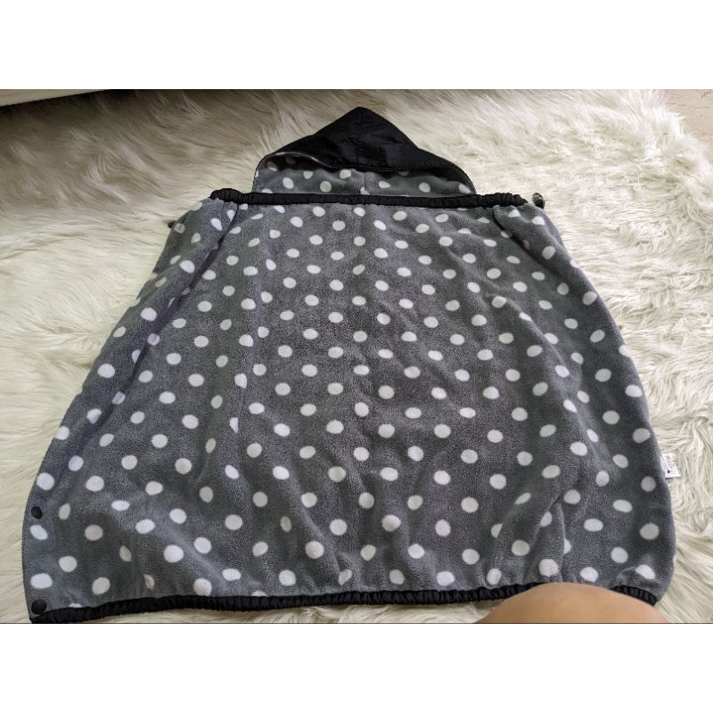 Preloved winter cape for baby to 7months old