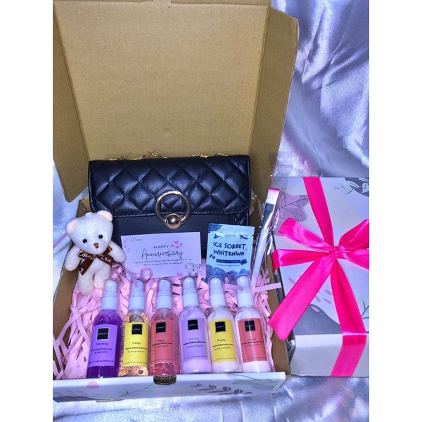 REAL PICT 60ML - HAMPERS GIFT BOX SCARLETT WHITENING MINI / Hampers scarlett mini / kado ulang tahun / kado ultah kado pacar kado cewek kado wisuda kado unik scarlett body lotion mini scarlett body shower jolly freshy happy