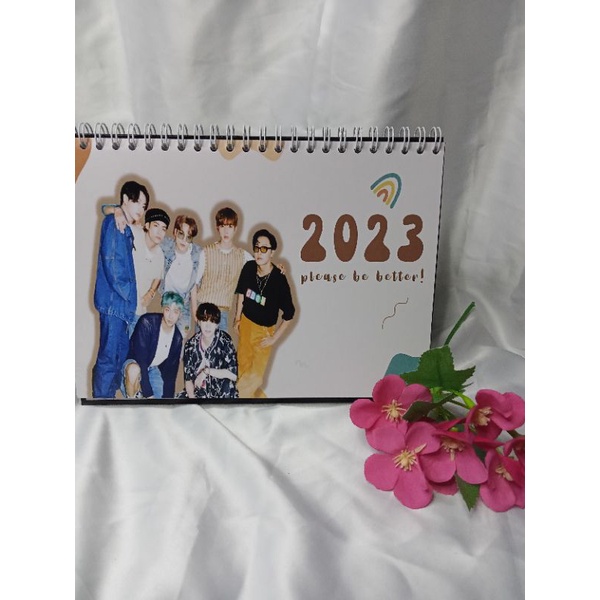 

KALENDER MEJA 2023 / KALENDER NEW YEAR / KALENDER PLANNER 2023 BISA CUSTOM GAMBAR