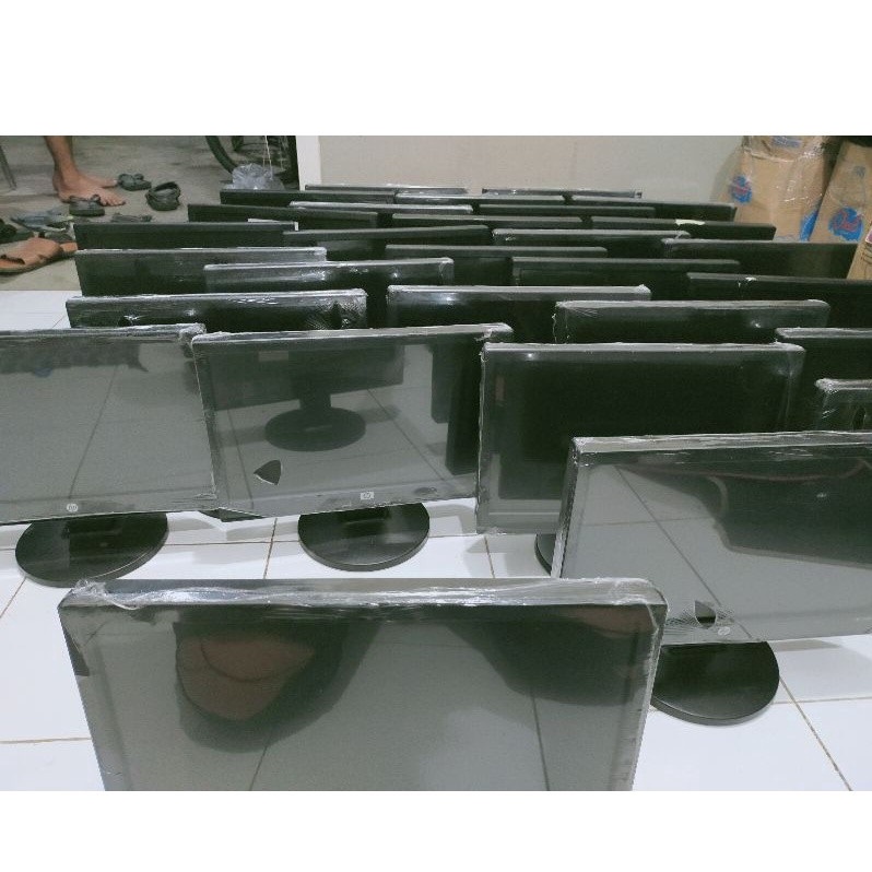LCD 16 IN WIDE CAMPUR ACER LG
