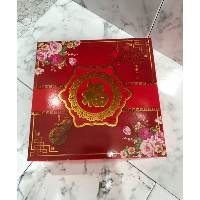 

Box Imlek 22x22x7,5cm (Bahan Karton Putih)/pcs
