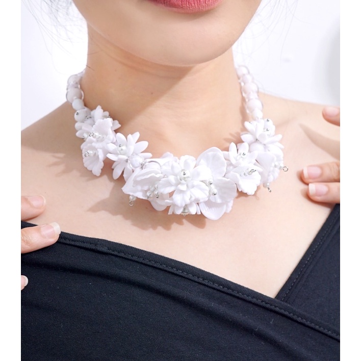 White Necklace Series kalung hijab friendly