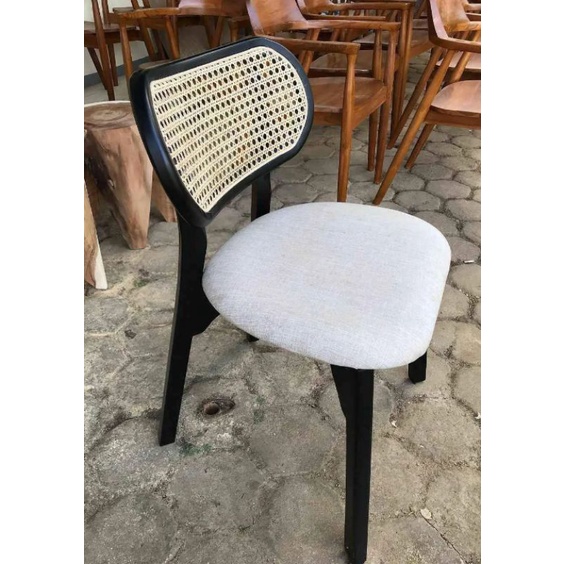 Kursi Makan Kursi Cafe Kayu Jati Kombinasi Rotan + Busa Dudukan