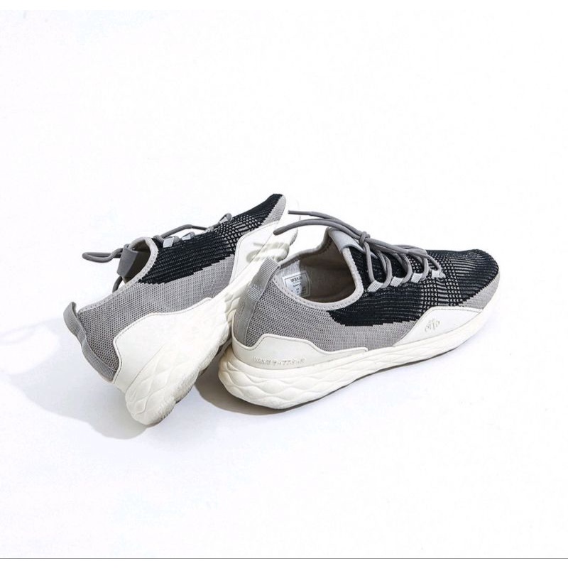 Sepatu Slip On Wakai Kaiku-Pria Wanita