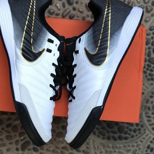 Recomend Sepatu futsal Nike Tiempo X Finalle White Black IC 