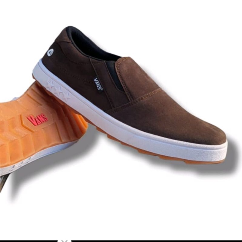 Sepatu Slip On Laki Laki Dewasa VANS  Sneakers Casual Pria Tanpa Tali Terbaru Buat Gaya dan Santai