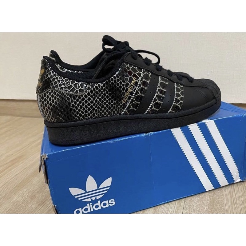 Adidas Superstar