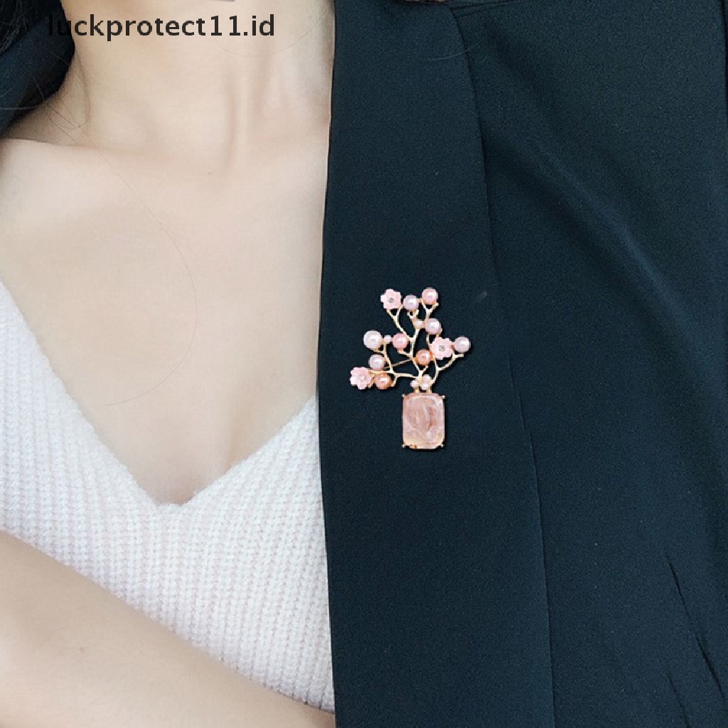 /Fashion Hot// Fashion// 1pc Bros Bunga Romantis Pink Plum Blossom Mutiara Batu Logam Jas Kerah Pin  .