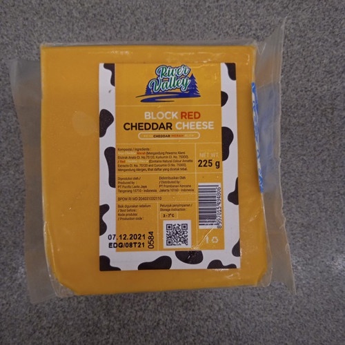 

River Valley Block Red Cheddar Cheese 255 gr