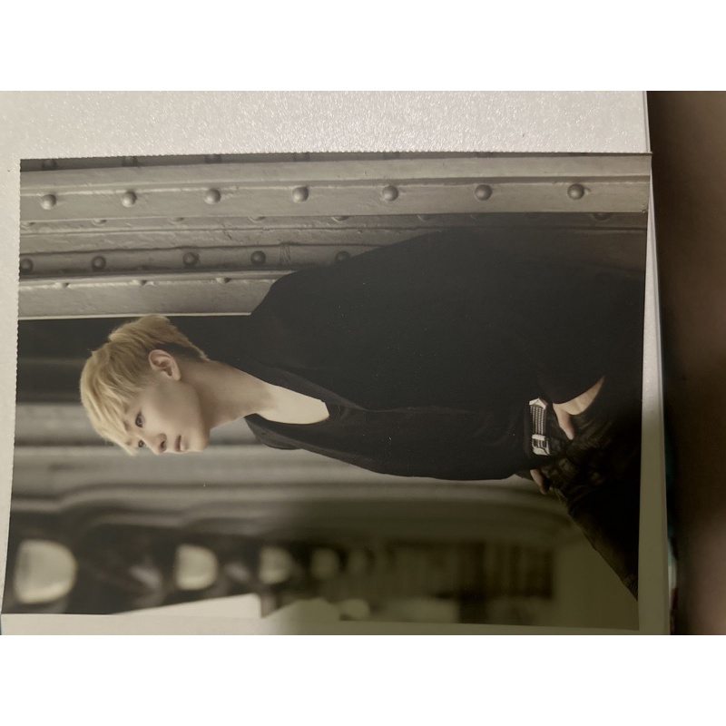 Postcard Super Junior Boys in City (Paris) - Eunhyuk (2)