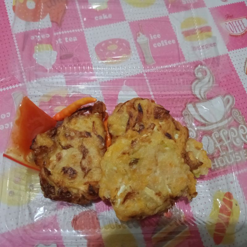

gorengan bakwan dan potato balado