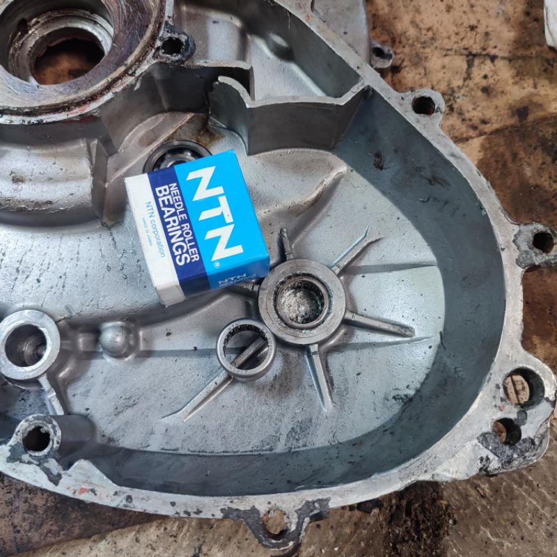 Bearing laher as roda vespa pts bagian kanan ntn hk1612