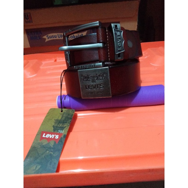 Ikat pinggang Levis kulit asli