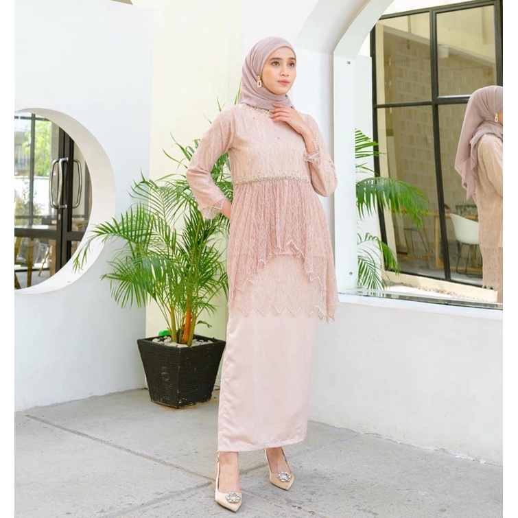 SEWA KEBAYA WISUDA LAMARAN