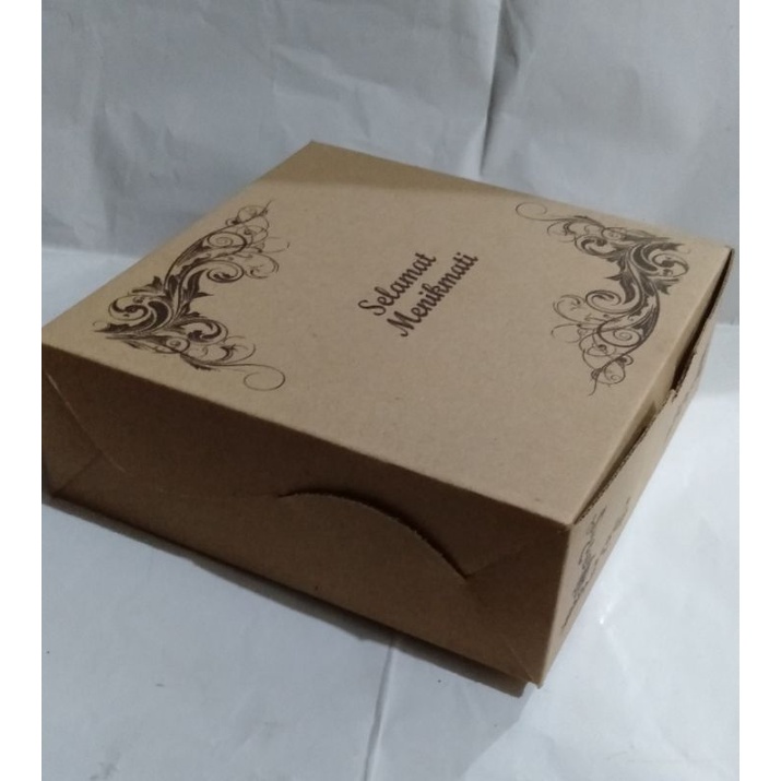 

[1lembar] Box Nasi Karton Motif R10K 20x20 / Kardus Corrugated E Flute