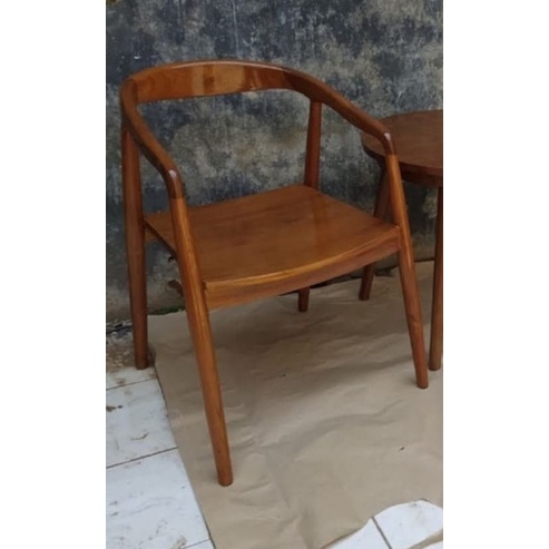 Meja makan kayu trembesi 150×80×75 4 kursi sandar